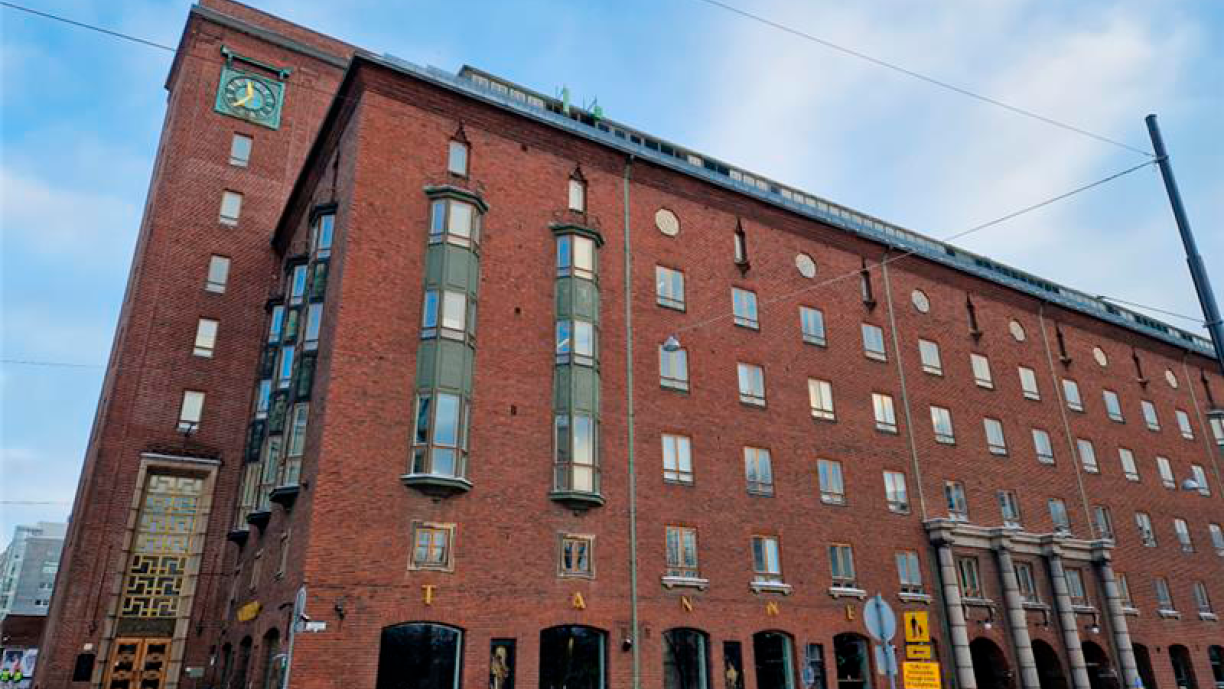 Rakennus kuvattuna ulkoa osoitteessa Kaikukatu 2