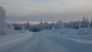 Luminen tie ja auringonlasku