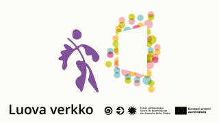 Hahmo katsoo värikkäiden pallojen muodostamaa kehystä. Teksti: Luova verkko, Taiteen edistämiskeskus, Euroopan unionin osarahoittama.